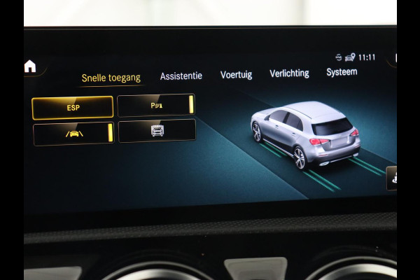 Mercedes-Benz A-Klasse 180d Business Solution AMG | Carplay | Stoelverwarming | Sfeerverlichting | Park Assist | Navigatie | Widescreen | Full LED | Camera Mercedes-Benz A-Klasse 180d Business Solution AMG | Carplay | Stoelverwarming | Sfeerverlichting | Park Assist | Navigatie | Widescreen | Full LED | Camera