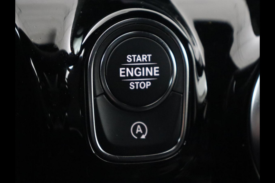 Mercedes-Benz A-Klasse 180d Business Solution AMG | Carplay | Stoelverwarming | Sfeerverlichting | Park Assist | Navigatie | Widescreen | Full LED | Camera Mercedes-Benz A-Klasse 180d Business Solution AMG | Carplay | Stoelverwarming | Sfeerverlichting | Park Assist | Navigatie | Widescreen | Full LED | Camera