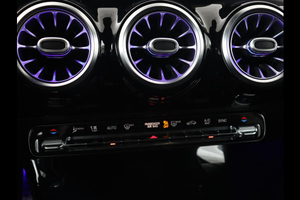 Mercedes-Benz A-Klasse 180d Business Solution AMG | Carplay | Stoelverwarming | Sfeerverlichting | Park Assist | Navigatie | Widescreen | Full LED | Camera Mercedes-Benz A-Klasse 180d Business Solution AMG | Carplay | Stoelverwarming | Sfeerverlichting | Park Assist | Navigatie | Widescreen | Full LED | Camera