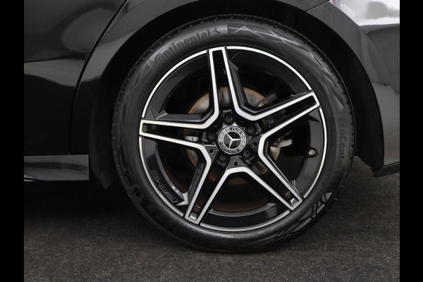 Mercedes-Benz A-Klasse 180d Business Solution AMG | Carplay | Stoelverwarming | Sfeerverlichting | Park Assist | Navigatie | Widescreen | Full LED | Camera Mercedes-Benz A-Klasse 180d Business Solution AMG | Carplay | Stoelverwarming | Sfeerverlichting | Park Assist | Navigatie | Widescreen | Full LED | Camera