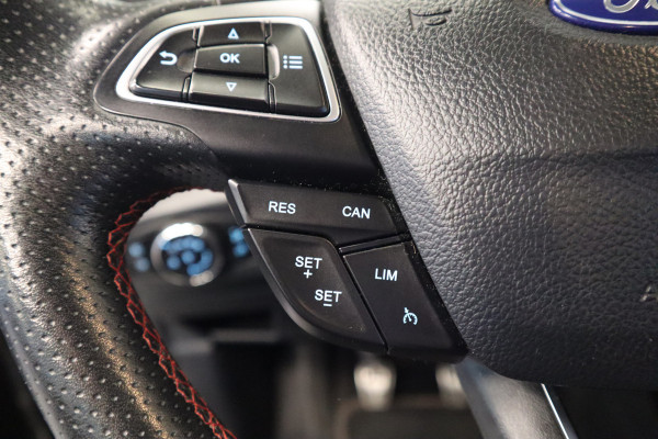 Ford EcoSport 1.0 EcoBoost ST-Line Navigatie CruiseControl Bullbar Ford EcoSport 1.0 EcoBoost ST-Line Navigatie CruiseControl Bullbar