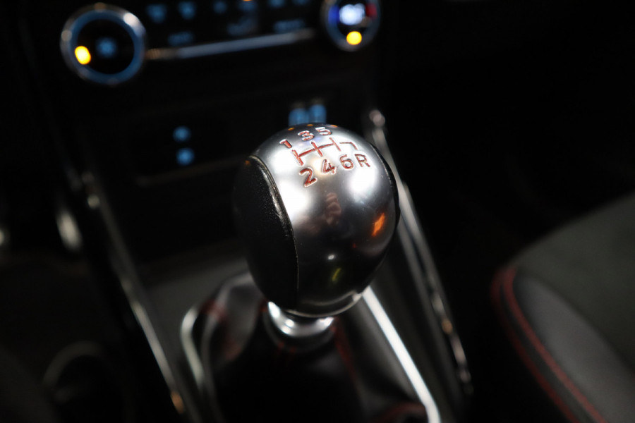 Ford EcoSport 1.0 EcoBoost ST-Line Navigatie CruiseControl Bullbar Ford EcoSport 1.0 EcoBoost ST-Line Navigatie CruiseControl Bullbar