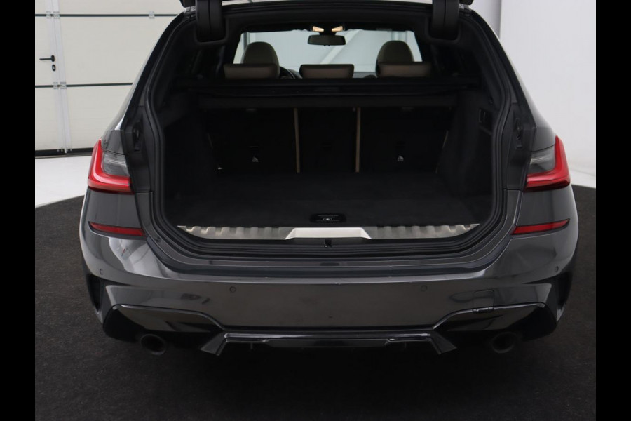 BMW 3-serie 320e High Executive | M Sport | Panoramadak | Leder | Adaptive cruise | Laser Light | Stoel & stuurverwarming | Park Assist | Sportstoelen | Carplay | Live Cockpit | 20'' | PHEV | Plug In BMW 3-serie 320e High Executive | M Sport | Panoramadak | Leder | Adaptive cruise | Laser Light | Stoel & stuurverwarming | Park Assist | Sportstoelen | Carplay | Live Cockpit | 20'' | PHEV | Plug In