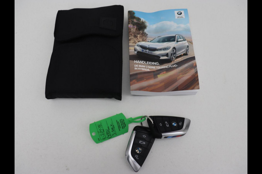 BMW 3-serie 320e High Executive | M Sport | Panoramadak | Leder | Adaptive cruise | Laser Light | Stoel & stuurverwarming | Park Assist | Sportstoelen | Carplay | Live Cockpit | 20'' | PHEV | Plug In BMW 3-serie 320e High Executive | M Sport | Panoramadak | Leder | Adaptive cruise | Laser Light | Stoel & stuurverwarming | Park Assist | Sportstoelen | Carplay | Live Cockpit | 20'' | PHEV | Plug In