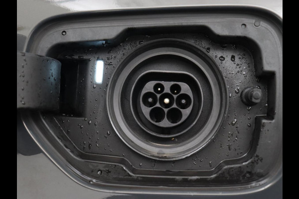 BMW 3-serie 320e High Executive | M Sport | Panoramadak | Leder | Adaptive cruise | Laser Light | Stoel & stuurverwarming | Park Assist | Sportstoelen | Carplay | Live Cockpit | 20'' | PHEV | Plug In BMW 3-serie 320e High Executive | M Sport | Panoramadak | Leder | Adaptive cruise | Laser Light | Stoel & stuurverwarming | Park Assist | Sportstoelen | Carplay | Live Cockpit | 20'' | PHEV | Plug In