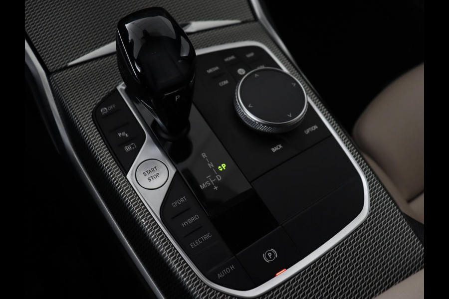 BMW 3-serie 320e High Executive | M Sport | Panoramadak | Leder | Adaptive cruise | Laser Light | Stoel & stuurverwarming | Park Assist | Sportstoelen | Carplay | Live Cockpit | 20'' | PHEV | Plug In BMW 3-serie 320e High Executive | M Sport | Panoramadak | Leder | Adaptive cruise | Laser Light | Stoel & stuurverwarming | Park Assist | Sportstoelen | Carplay | Live Cockpit | 20'' | PHEV | Plug In