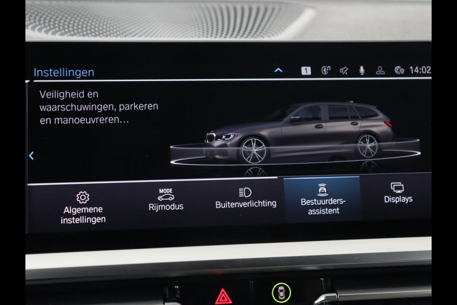 BMW 3-serie 320e High Executive | M Sport | Panoramadak | Leder | Adaptive cruise | Laser Light | Stoel & stuurverwarming | Park Assist | Sportstoelen | Carplay | Live Cockpit | 20'' | PHEV | Plug In BMW 3-serie 320e High Executive | M Sport | Panoramadak | Leder | Adaptive cruise | Laser Light | Stoel & stuurverwarming | Park Assist | Sportstoelen | Carplay | Live Cockpit | 20'' | PHEV | Plug In