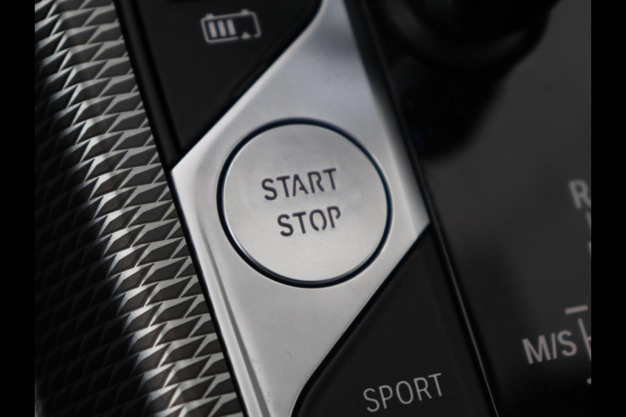 BMW 3-serie 320e High Executive | M Sport | Panoramadak | Leder | Adaptive cruise | Laser Light | Stoel & stuurverwarming | Park Assist | Sportstoelen | Carplay | Live Cockpit | 20'' | PHEV | Plug In BMW 3-serie 320e High Executive | M Sport | Panoramadak | Leder | Adaptive cruise | Laser Light | Stoel & stuurverwarming | Park Assist | Sportstoelen | Carplay | Live Cockpit | 20'' | PHEV | Plug In