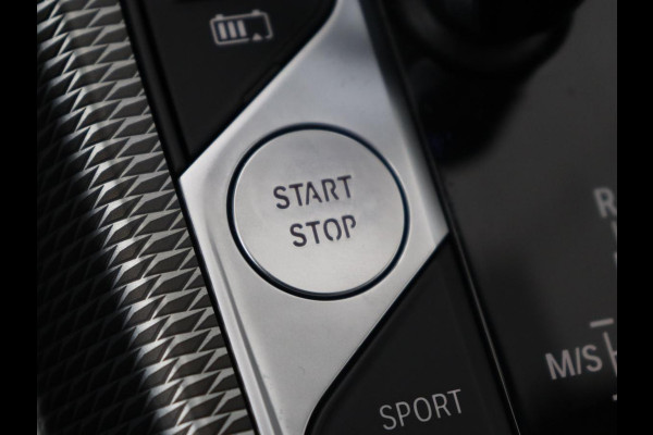 BMW 3-serie 320e High Executive | M Sport | Panoramadak | Leder | Adaptive cruise | Laser Light | Stoel & stuurverwarming | Park Assist | Sportstoelen | Carplay | Live Cockpit | 20'' | PHEV | Plug In BMW 3-serie 320e High Executive | M Sport | Panoramadak | Leder | Adaptive cruise | Laser Light | Stoel & stuurverwarming | Park Assist | Sportstoelen | Carplay | Live Cockpit | 20'' | PHEV | Plug In