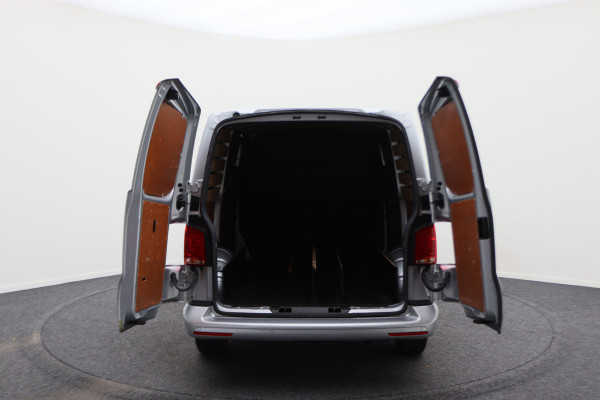 Volkswagen Transporter 2.0 TDI L1H1 Automaat 2x Schuifdeur, Apple Carplay, Cruise, DAB, PDC Volkswagen Transporter 2.0 TDI L1H1 Automaat 2x Schuifdeur, Apple Carplay, Cruise, DAB, PDC