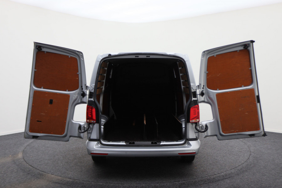Volkswagen Transporter 2.0 TDI L1H1 Automaat 2x Schuifdeur, Apple Carplay, Cruise, DAB, PDC Volkswagen Transporter 2.0 TDI L1H1 Automaat 2x Schuifdeur, Apple Carplay, Cruise, DAB, PDC