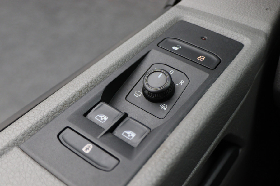 Volkswagen Transporter 2.0 TDI L1H1 Automaat 2x Schuifdeur, Apple Carplay, Cruise, DAB, PDC Volkswagen Transporter 2.0 TDI L1H1 Automaat 2x Schuifdeur, Apple Carplay, Cruise, DAB, PDC