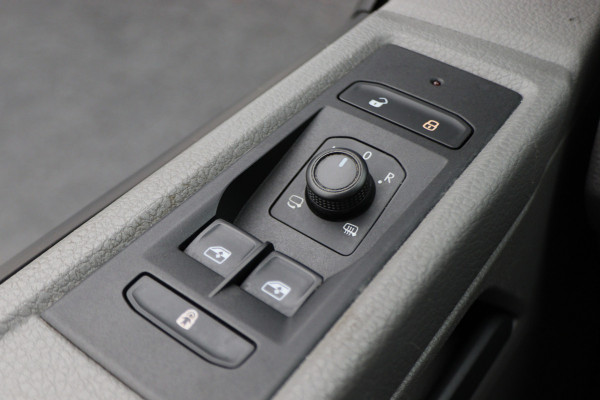 Volkswagen Transporter 2.0 TDI L1H1 Automaat 2x Schuifdeur, Apple Carplay, Cruise, DAB, PDC Volkswagen Transporter 2.0 TDI L1H1 Automaat 2x Schuifdeur, Apple Carplay, Cruise, DAB, PDC