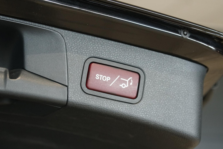 Mercedes-Benz C-Klasse Estate 180 AMG Sport Edition *INCL BTW* + PANODAK / BI-XENON / 19'' LMV / STOELVERWARMING