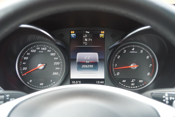 Mercedes-Benz C-Klasse Estate 180 AMG Sport Edition *INCL BTW* + PANODAK / BI-XENON / 19'' LMV / STOELVERWARMING