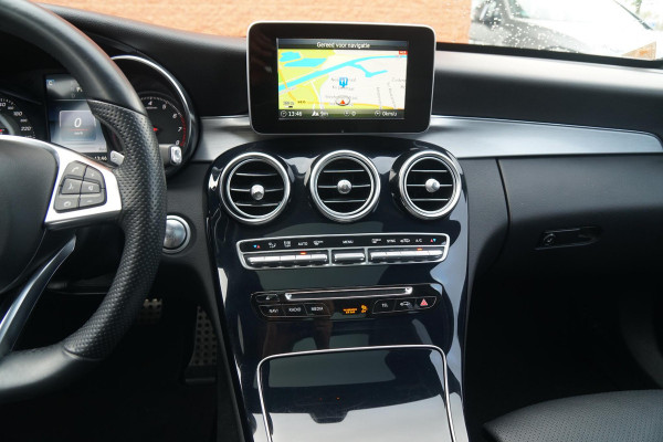Mercedes-Benz C-Klasse Estate 180 AMG Sport Edition *INCL BTW* + PANODAK / BI-XENON / 19'' LMV / STOELVERWARMING