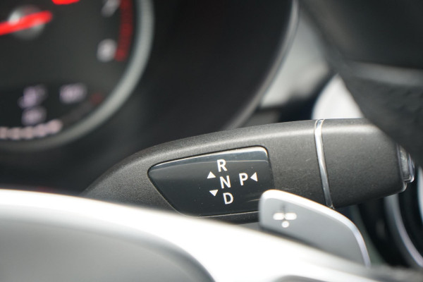 Mercedes-Benz C-Klasse Estate 180 AMG Sport Edition *INCL BTW* + PANODAK / BI-XENON / 19'' LMV / STOELVERWARMING