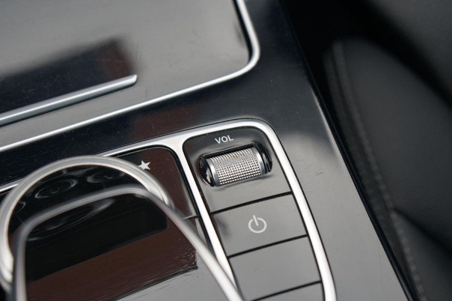 Mercedes-Benz C-Klasse Estate 180 AMG Sport Edition *INCL BTW* + PANODAK / BI-XENON / 19'' LMV / STOELVERWARMING