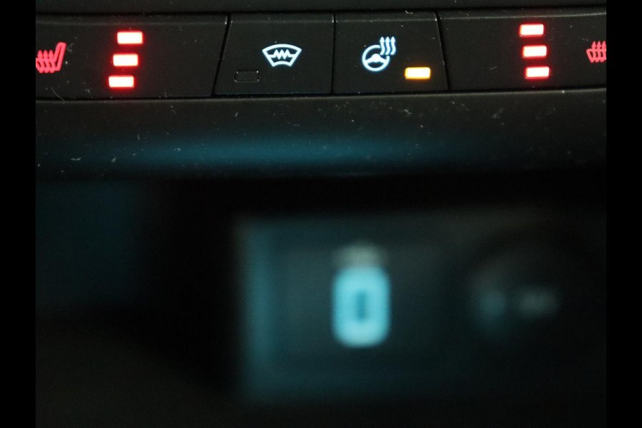 Ford Focus 1.5 EcoBoost ST Line | Panoramadak | Adaptive cruise | Stoel & stuurverwarming | Camera | B&O Sound | Carplay | Navigatie | Full LED | Park Assist | Airco Ford Focus 1.5 EcoBoost ST Line | Panoramadak | Adaptive cruise | Stoel & stuurverwarming | Camera | B&O Sound | Carplay | Navigatie | Full LED | Park Assist | Airco