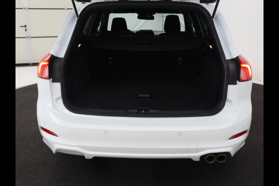 Ford Focus 1.5 EcoBoost ST Line | Panoramadak | Adaptive cruise | Stoel & stuurverwarming | Camera | B&O Sound | Carplay | Navigatie | Full LED | Park Assist | Airco Ford Focus 1.5 EcoBoost ST Line | Panoramadak | Adaptive cruise | Stoel & stuurverwarming | Camera | B&O Sound | Carplay | Navigatie | Full LED | Park Assist | Airco
