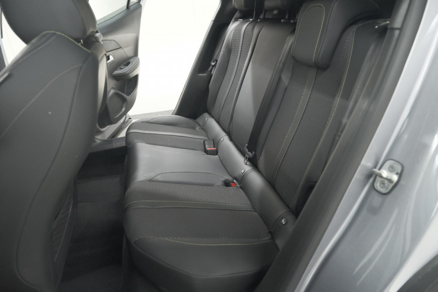 Peugeot 2008 Hybrid 136 e-DSC6 GT | 360 Camera | Panoramadak | Adaptieve Cruise Control | Dodehoekdetectie | Navigatie Peugeot 2008 Hybrid 136 e-DSC6 GT | 360 Camera | Panoramadak | Adaptieve Cruise Control | Dodehoekdetectie | Navigatie