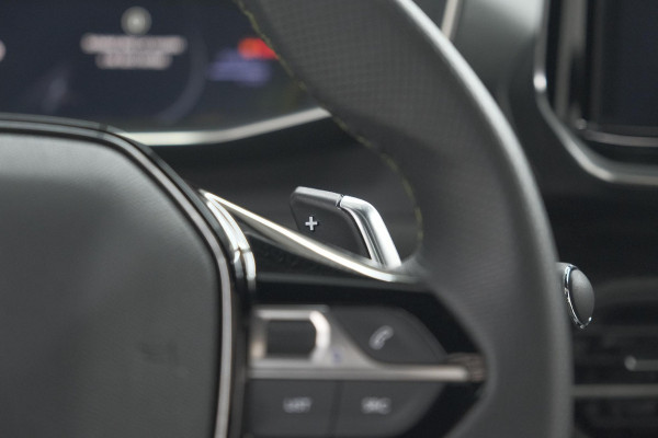 Peugeot 2008 Hybrid 136 e-DSC6 GT | 360 Camera | Panoramadak | Adaptieve Cruise Control | Dodehoekdetectie | Navigatie Peugeot 2008 Hybrid 136 e-DSC6 GT | 360 Camera | Panoramadak | Adaptieve Cruise Control | Dodehoekdetectie | Navigatie