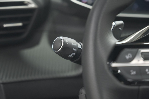 Peugeot 2008 Hybrid 136 e-DSC6 GT | 360 Camera | Panoramadak | Adaptieve Cruise Control | Dodehoekdetectie | Navigatie Peugeot 2008 Hybrid 136 e-DSC6 GT | 360 Camera | Panoramadak | Adaptieve Cruise Control | Dodehoekdetectie | Navigatie