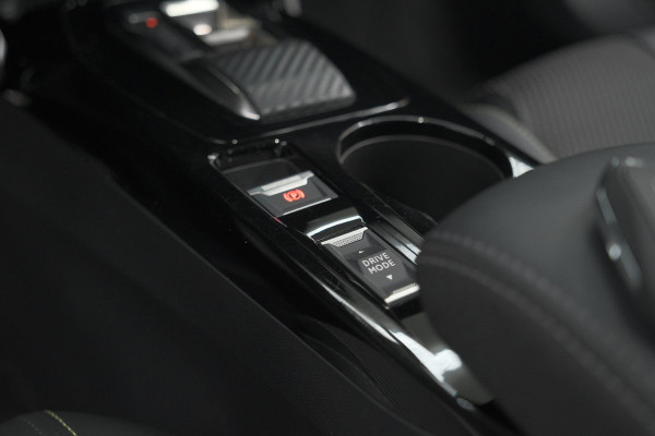 Peugeot 2008 Hybrid 136 e-DSC6 GT | 360 Camera | Panoramadak | Adaptieve Cruise Control | Dodehoekdetectie | Navigatie Peugeot 2008 Hybrid 136 e-DSC6 GT | 360 Camera | Panoramadak | Adaptieve Cruise Control | Dodehoekdetectie | Navigatie