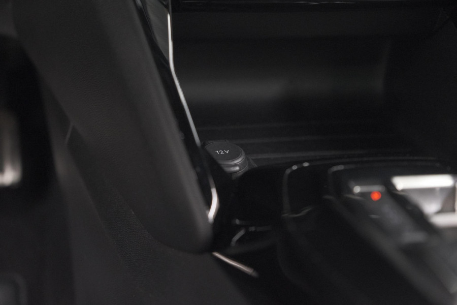 Peugeot 2008 Hybrid 136 e-DSC6 GT | 360 Camera | Panoramadak | Adaptieve Cruise Control | Dodehoekdetectie | Navigatie Peugeot 2008 Hybrid 136 e-DSC6 GT | 360 Camera | Panoramadak | Adaptieve Cruise Control | Dodehoekdetectie | Navigatie