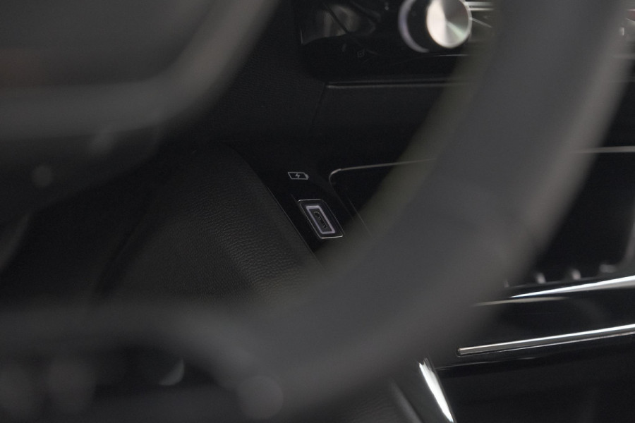 Peugeot 2008 Hybrid 136 e-DSC6 GT | 360 Camera | Panoramadak | Adaptieve Cruise Control | Dodehoekdetectie | Navigatie Peugeot 2008 Hybrid 136 e-DSC6 GT | 360 Camera | Panoramadak | Adaptieve Cruise Control | Dodehoekdetectie | Navigatie