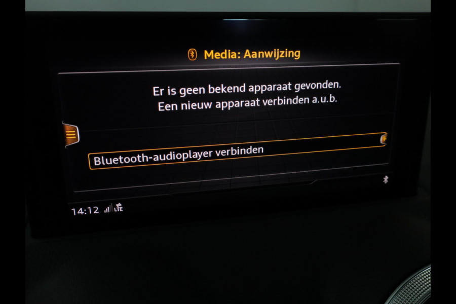 Audi Q2 35 TFSI Advanced edition 150 pk S-tronic | Navigatie | Parkeersensoren achter | Autom. airco | Apple Carplay/Android Auto | LED koplampen | Audi Q2 35 TFSI Advanced edition 150 pk S-tronic | Navigatie | Parkeersensoren achter | Autom. airco | Apple Carplay/Android Auto | LED koplampen |