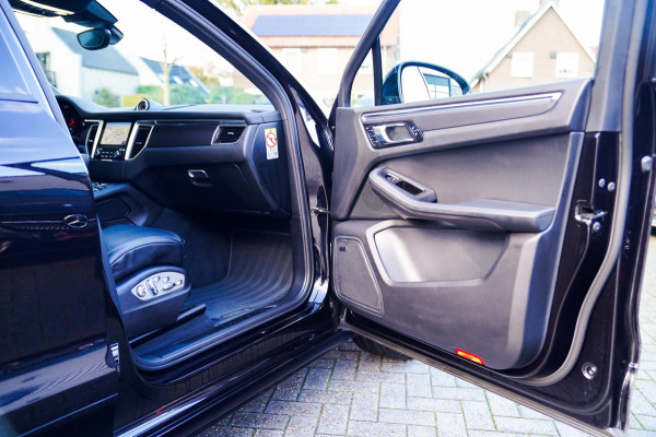 Porsche Macan 2.0 | Suede stuurwiel | Pano | Stuurwiel verwarming | Bose | Luchtvering | Dealer onderhouden |