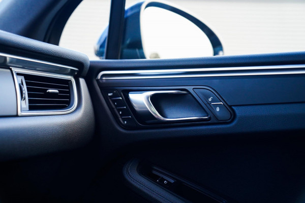 Porsche Macan 2.0 | Suede stuurwiel | Pano | Stuurwiel verwarming | Bose | Luchtvering | Dealer onderhouden |