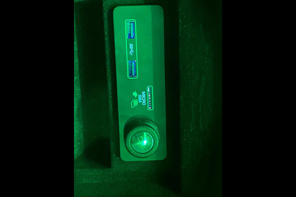 Land Rover Range Rover Sport P400 HYBRID PANO/HEADUP/DEALER ONDERHOUDEN Land Rover Range Rover Sport P400 HYBRID PANO/HEADUP/DEALER ONDERHOUDEN