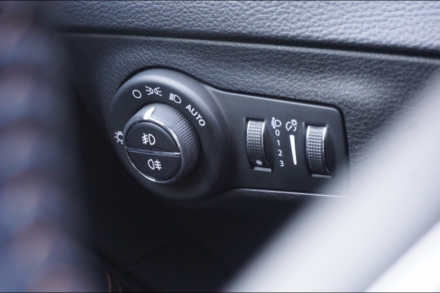 Jeep Compass 170PK 4x4 AUTOMAAT BEATS AUDIO | WINTERPACK | TREKHAAK | LUXE!