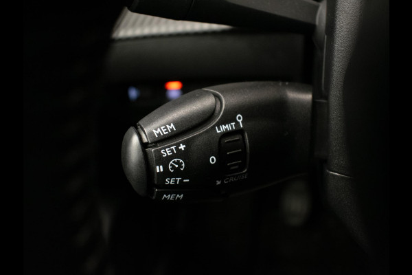 Peugeot 208 1.2 PureTech Sport (APPLE CARPLAY,NAVI,CRUISE,LED,LANE ASSIST,DAB,SPORTSTOELEN,NIEUWE APK,NETTE STAAT)