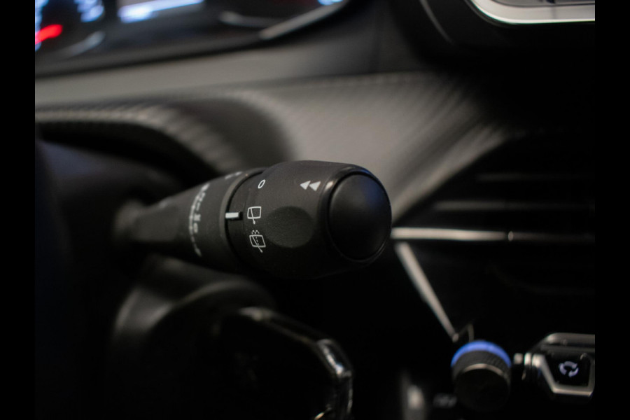 Peugeot 208 1.2 PureTech Sport (APPLE CARPLAY,NAVI,CRUISE,LED,LANE ASSIST,DAB,SPORTSTOELEN,NIEUWE APK,NETTE STAAT)