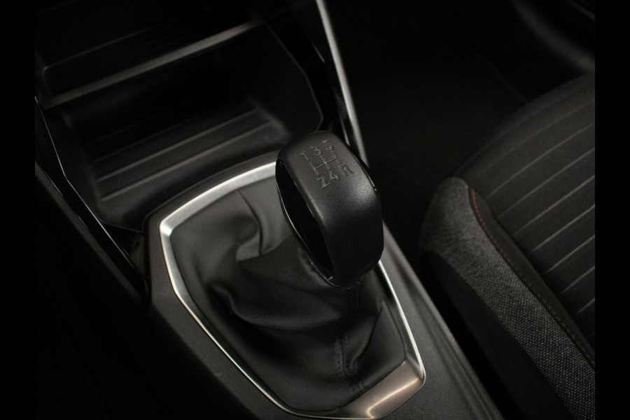Peugeot 208 1.2 PureTech Sport (APPLE CARPLAY,NAVI,CRUISE,LED,LANE ASSIST,DAB,SPORTSTOELEN,NIEUWE APK,NETTE STAAT)