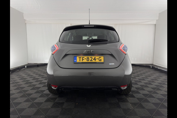 Renault ZOE (inclusive-battery) Q90 Bose Quickcharge 41 kWh Edition One {SOH-92%} LUXURY-LEATHER | FULL-LED | DIGI-COCKPIT | HEATED-COMFORTSEATS | BOSE-PREMIUM-AUDIO | CAMERA | R-LINK | PDC | PRIVACY-GLASS |  17"ALU* Renault ZOE (inclusive-battery) Q90 Bose Quickcharge 41 kWh Edition One {SOH-92%} LUXURY-LEATHER | FULL-LED | DIGI-COCKPIT | HEATED-COMFORTSEATS | BOSE-PREMIUM-AUDIO | CAMERA | R-LINK | PDC | PRIVACY-GLASS |  17"ALU*