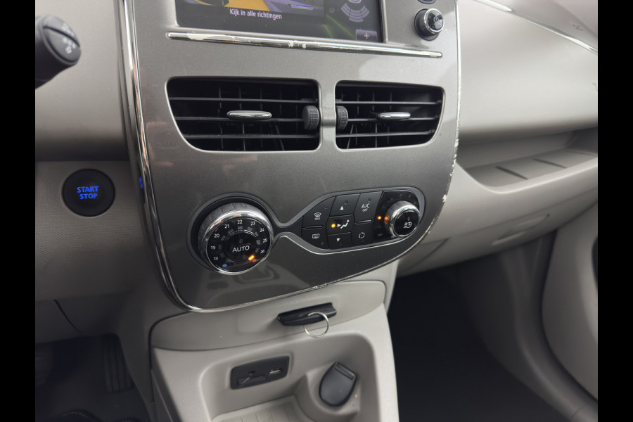 Renault ZOE (inclusive-battery) Q90 Bose Quickcharge 41 kWh Edition One {SOH-92%} LUXURY-LEATHER | FULL-LED | DIGI-COCKPIT | HEATED-COMFORTSEATS | BOSE-PREMIUM-AUDIO | CAMERA | R-LINK | PDC | PRIVACY-GLASS |  17"ALU* Renault ZOE (inclusive-battery) Q90 Bose Quickcharge 41 kWh Edition One {SOH-92%} LUXURY-LEATHER | FULL-LED | DIGI-COCKPIT | HEATED-COMFORTSEATS | BOSE-PREMIUM-AUDIO | CAMERA | R-LINK | PDC | PRIVACY-GLASS |  17"ALU*