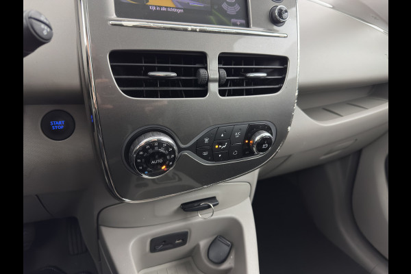 Renault ZOE (inclusive-battery) Q90 Bose Quickcharge 41 kWh Edition One {SOH-92%} LUXURY-LEATHER | FULL-LED | DIGI-COCKPIT | HEATED-COMFORTSEATS | BOSE-PREMIUM-AUDIO | CAMERA | R-LINK | PDC | PRIVACY-GLASS |  17"ALU* Renault ZOE (inclusive-battery) Q90 Bose Quickcharge 41 kWh Edition One {SOH-92%} LUXURY-LEATHER | FULL-LED | DIGI-COCKPIT | HEATED-COMFORTSEATS | BOSE-PREMIUM-AUDIO | CAMERA | R-LINK | PDC | PRIVACY-GLASS |  17"ALU*