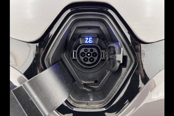 Renault ZOE (inclusive-battery) Q90 Bose Quickcharge 41 kWh Edition One {SOH-92%} LUXURY-LEATHER | FULL-LED | DIGI-COCKPIT | HEATED-COMFORTSEATS | BOSE-PREMIUM-AUDIO | CAMERA | R-LINK | PDC | PRIVACY-GLASS |  17"ALU* Renault ZOE (inclusive-battery) Q90 Bose Quickcharge 41 kWh Edition One {SOH-92%} LUXURY-LEATHER | FULL-LED | DIGI-COCKPIT | HEATED-COMFORTSEATS | BOSE-PREMIUM-AUDIO | CAMERA | R-LINK | PDC | PRIVACY-GLASS |  17"ALU*