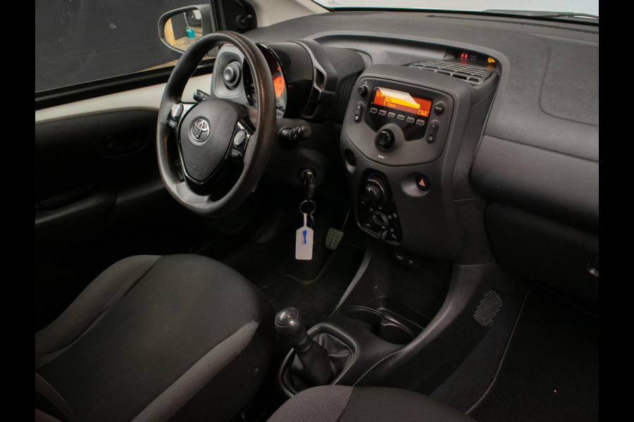 Toyota Aygo 1.0 VVT-i x-fun Sport (AIRCO,BLUETOOTH,CRUISE,LED,SPORTSTOELEN,NIEUWE APK,NETTE STAAT)
