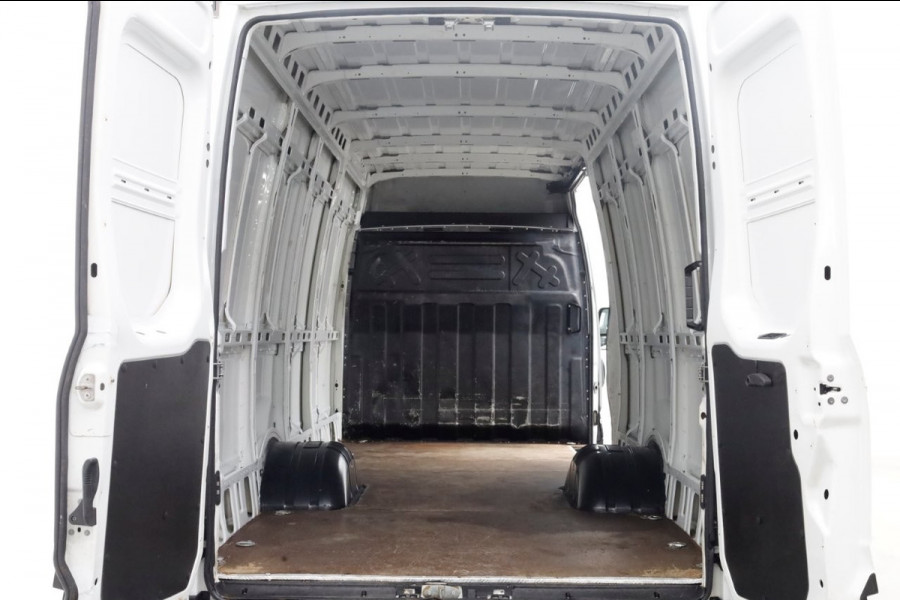 Iveco Daily 35C15 3.0 150pk L4H2 Dubbel Lucht Airco/Trekhaak 3500kg 03-2019