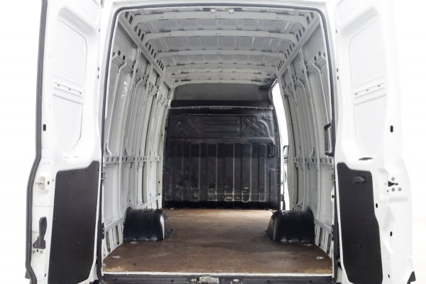 Iveco Daily 35C15 3.0 150pk L4H2 Dubbel Lucht Airco/Trekhaak 3500kg 03-2019
