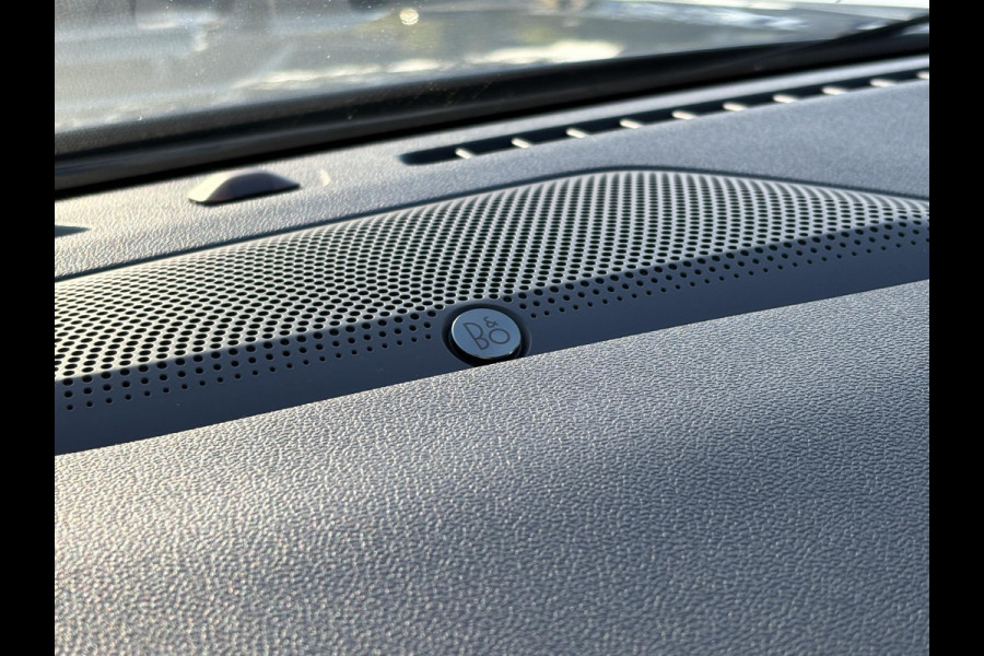 Ford Kuga 2.5 PHEV ST-Line X 243pk | Driver Assistance pack | Winterpack | Technology Pack | Panoramadak | Wegklapbare Trekhaak | 19 inch Licht metaal | Ford Kuga 2.5 PHEV ST-Line X 243pk | Driver Assistance pack | Winterpack | Technology Pack | Panoramadak | Wegklapbare Trekhaak | 19 inch Licht metaal |