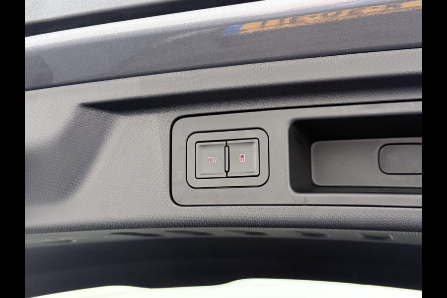 BYD ATTO 3 ACCU 60kWh Design Pano-dak Leer+Elektr.Verst. Warmtepomp Adaptieve Cruise 360°Camera Apple Carplay Android Auto Elektr.Achterklep Des Verkeersbord detectie WiFi DAB Led Rijstrooksensor Keyless Smartphone Entry Fabrieksgarantie tot 14-12-2030/150.000km Garantie op de LFP Accu tot 14-12-2030/200.000km €44.000,- Nieuw! BYD ATTO 3 ACCU 60kWh Design Pano-dak Leer+Elektr.Verst. Warmtepomp Adaptieve Cruise 360°Camera Apple Carplay Android Auto Elektr.Achterklep Des Verkeersbord detectie WiFi DAB Led Rijstrooksensor Keyless Smartphone Entry Fabrieksgarantie tot 14-12-2030/150.000km Garantie op de LFP Accu tot 14-12-2030/200.000km €44.000,- Nieuw!