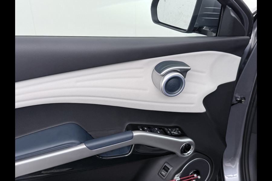 BYD ATTO 3 ACCU 60kWh Design Pano-dak Leer+Elektr.Verst. Warmtepomp Adaptieve Cruise 360°Camera Apple Carplay Android Auto Elektr.Achterklep Des Verkeersbord detectie WiFi DAB Led Rijstrooksensor Keyless Smartphone Entry Fabrieksgarantie tot 14-12-2030/150.000km Garantie op de LFP Accu tot 14-12-2030/200.000km €44.000,- Nieuw! BYD ATTO 3 ACCU 60kWh Design Pano-dak Leer+Elektr.Verst. Warmtepomp Adaptieve Cruise 360°Camera Apple Carplay Android Auto Elektr.Achterklep Des Verkeersbord detectie WiFi DAB Led Rijstrooksensor Keyless Smartphone Entry Fabrieksgarantie tot 14-12-2030/150.000km Garantie op de LFP Accu tot 14-12-2030/200.000km €44.000,- Nieuw!