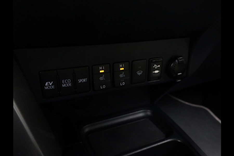 Toyota RAV4 2.5 Hybrid AWD Executive | 360 Camera | Leder | Adaptive Cruise Toyota RAV4 2.5 Hybrid AWD Executive | 360 Camera | Leder | Adaptive Cruise