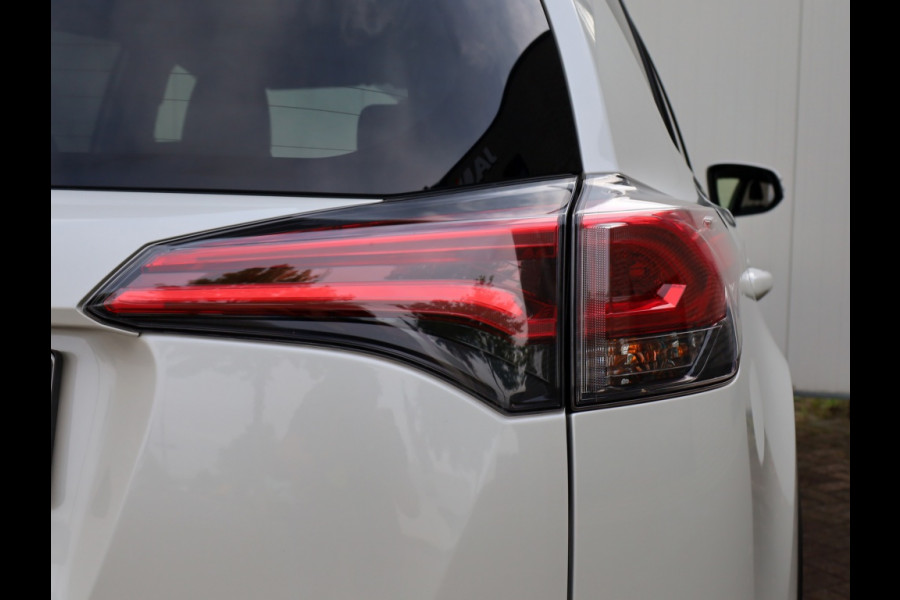 Toyota RAV4 2.5 Hybrid AWD Executive | 360 Camera | Leder | Adaptive Cruise Toyota RAV4 2.5 Hybrid AWD Executive | 360 Camera | Leder | Adaptive Cruise